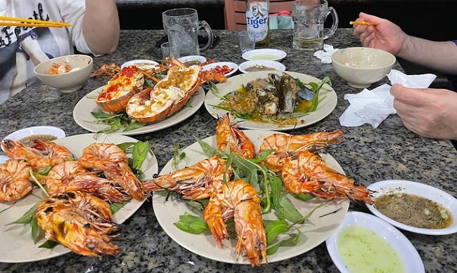 Đánh giá quán hải sản Bé Hiếu