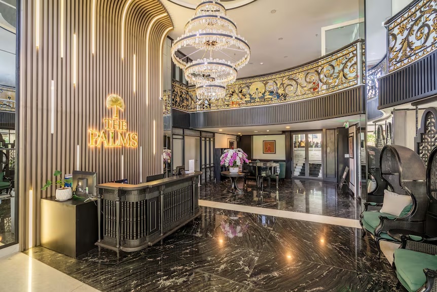 Đánh giá The Palms Hotel: Có đáng để lựa chọn