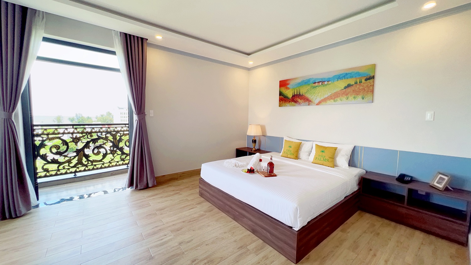 Đánh giá The Palms Hotel: Có đáng để lựa chọn