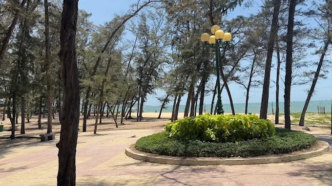 Đánh Giá Bãi Biển Đồi Dương: Biển xanh, gió mát