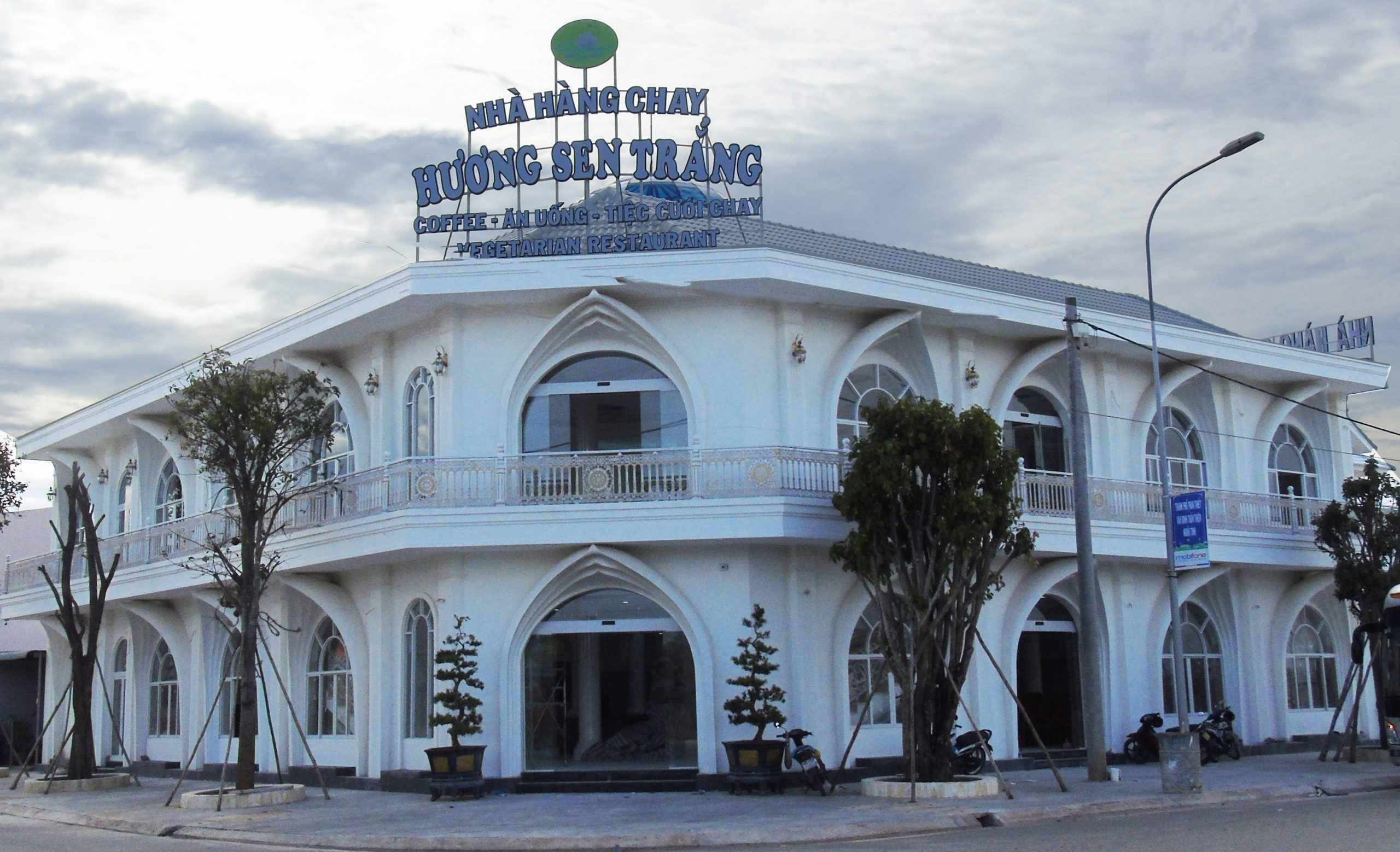 Đánh giá Buffet chay Hương Sen Trắng - Ăn chay mà mê như ăn tiệc 7