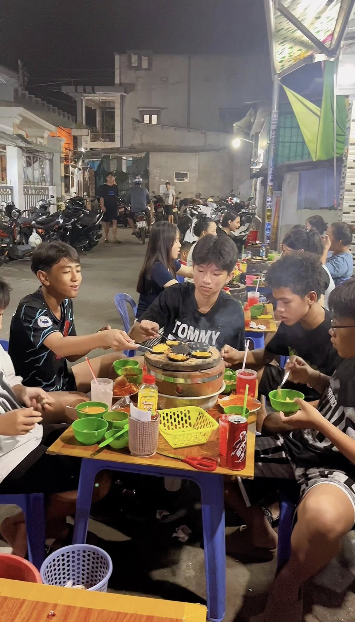 Đánh giá Quán Đỗ Trứng 206 Ngư Ông: Ăn chơi hay chơi ăn?