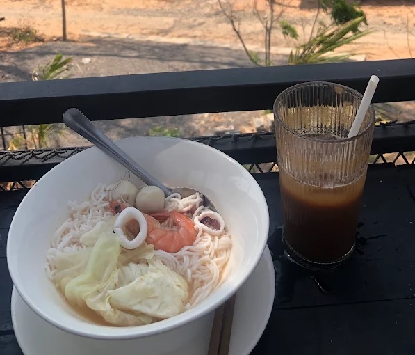 Đánh giá quán Black Đen Coffee – Không gian tối giản, cà phê chất lượng, view xịn khỏi bàn