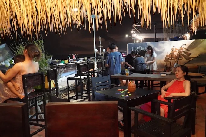 Đánh giá quán Hải Tặc Mũi Né (Muine Pirate Restaurant & Live Music Bar) – Món Ngon, Nhạc Sống Cháy Hết Mình