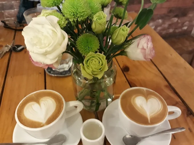 Đánh giá quán Macchio Cafe – Từ ly latte đến chỗ ngồi đều đáng để quay lại