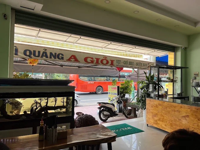 Đánh giá quán Mì Quảng A Giỏi – Ăn một lần, nhớ cả chuyến đi