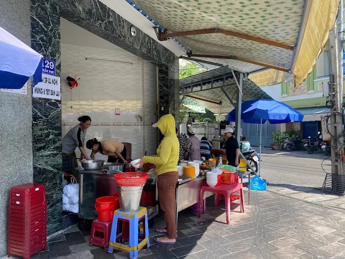Đánh giá quán Mì Quảng Vịt 129 -Quán nhỏ ven đường nhưng hương vị tuổi thơ