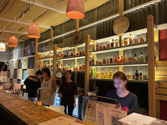 Đánh giá quán NEMO Beach Bar – Một chiều ở EMO Beach Bar có gì?