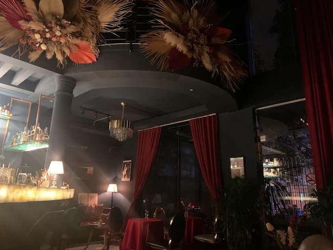 Đánh giá quán Terra Blues – Cocktail ngon, bartender duyên, không gian chill miễn chê