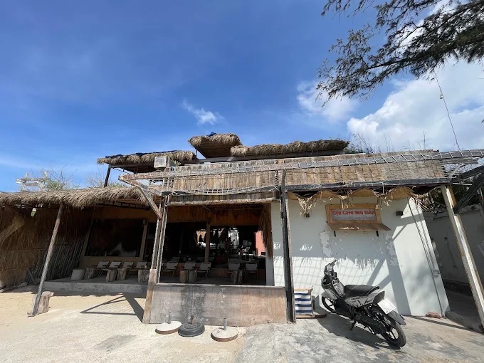 Đánh giá quán Tiệm cà phê ven biển – Nơi Gió Biển Hát, Cà Phê Thì Thì Thầm