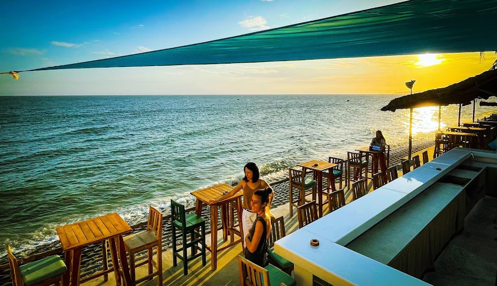 10+ Quán Bar Phan Thiết Sôi Động Nhất 2025