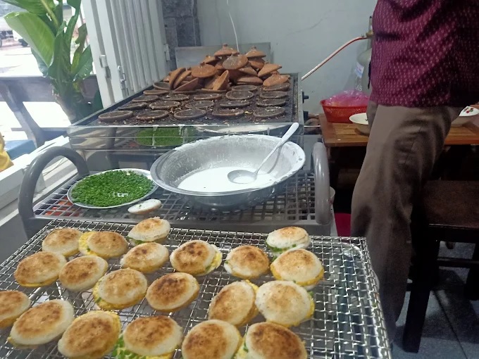 Đánh Giá Quán Bánh Căn 125 Ngư Ông – Vì Sao Dân Du Lịch Ai Cũng Phải Ghé?