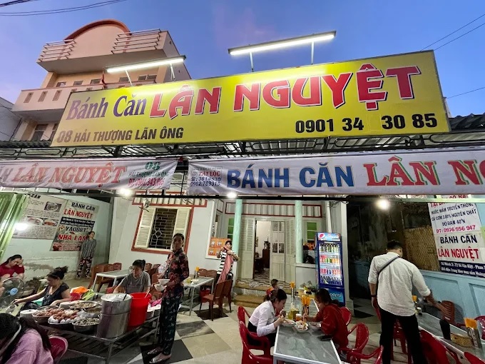 Đánh Giá Quán Bánh Căn Lân Nguyệt – Địa Chỉ Ăn Ngon Không Thể Bỏ Qua Khi Đến Phan Thiết