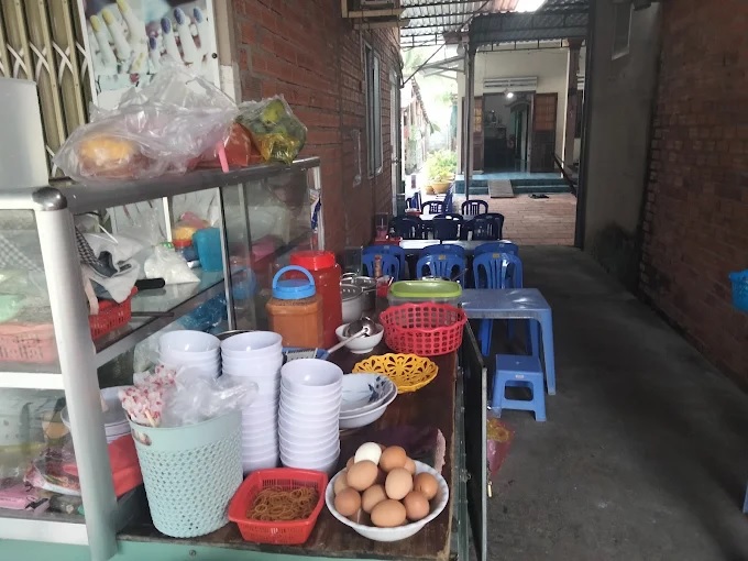 Đánh Giá Quán Bánh Căn Xíu Mại Hàm Tiến (Lưu Thông) – Trải Nghiệm Ẩm Thực Đúng Chất Phan Thiết