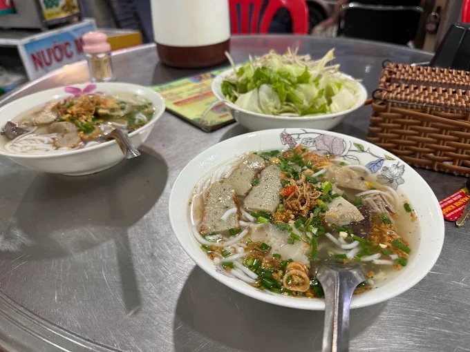 Đánh Giá Quán Bánh canh Bà Lý – Địa Chỉ Ăn Ngon Giá Bình Dân Cho Du Khách