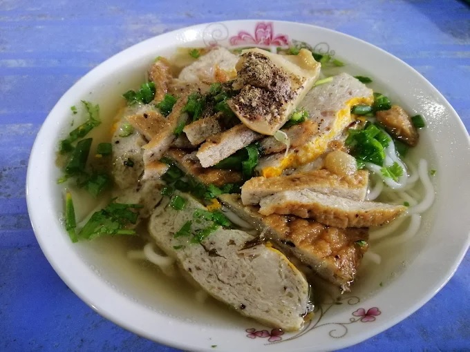 Đánh Giá Quán Bánh Canh Chả Cá Hàm Tiến - Đặc Sản Phan Thiết Khiến Ai Cũng Mê 4