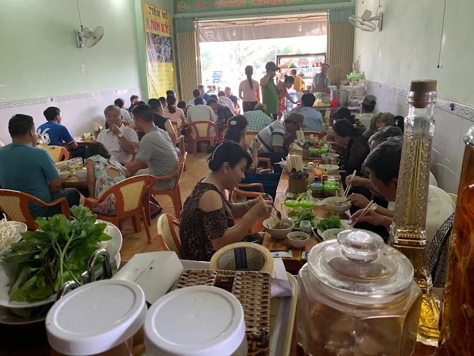 Đánh Giá Tiệm Mỳ Dìn Ký - Không Gian Nhỏ, Hương Vị Lớn 3