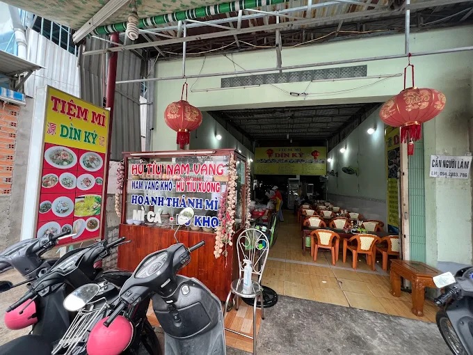 Đánh Giá Tiệm Mỳ Dìn Ký - Không Gian Nhỏ, Hương Vị Lớn 2