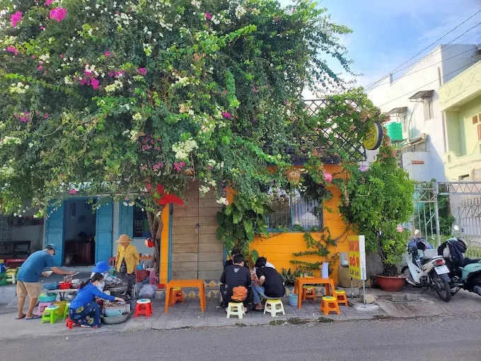 Quán Bánh Căn 09 (Hoa Giấy) – Ăn Một Lần Nhớ Mãi